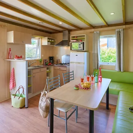 Les Chalands Fleuris Campsite *