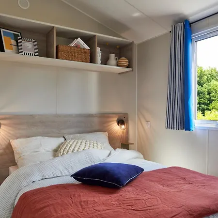 Les Chalands Fleuris Kemping