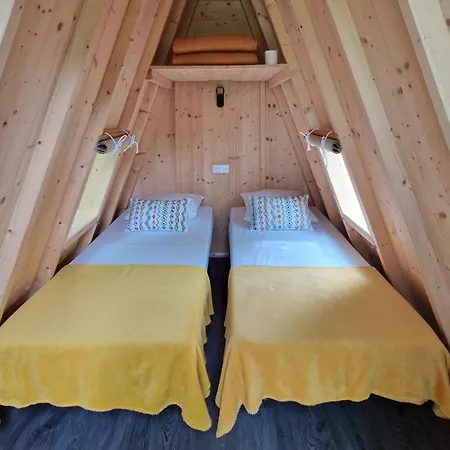 Les Chalands Fleuris Kemping